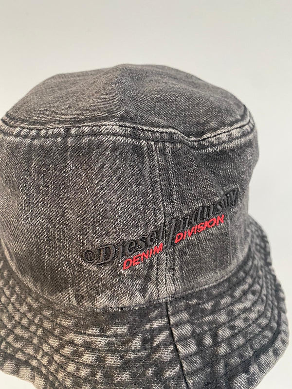 ⁨⁨⁨ג׳ינס אפור Diesel כובע⁩⁩⁩
