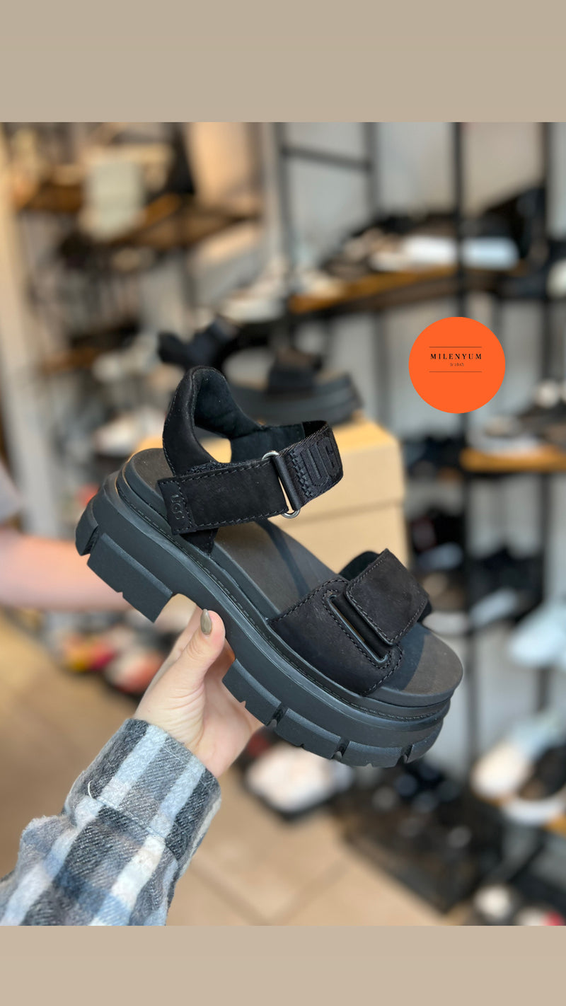 סנדל UGG שחור
